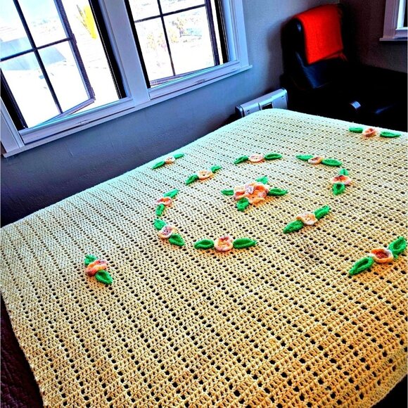 Vintage Crochet Yellow Floral Blanket Topper 70 x 80 Handmade Afghan & Flowers - Picture 4 of 13